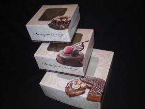 Pudełka  na muffinki "Ornament" z okienkiem na 2, 4, 6 i 12 szt. op.50szt